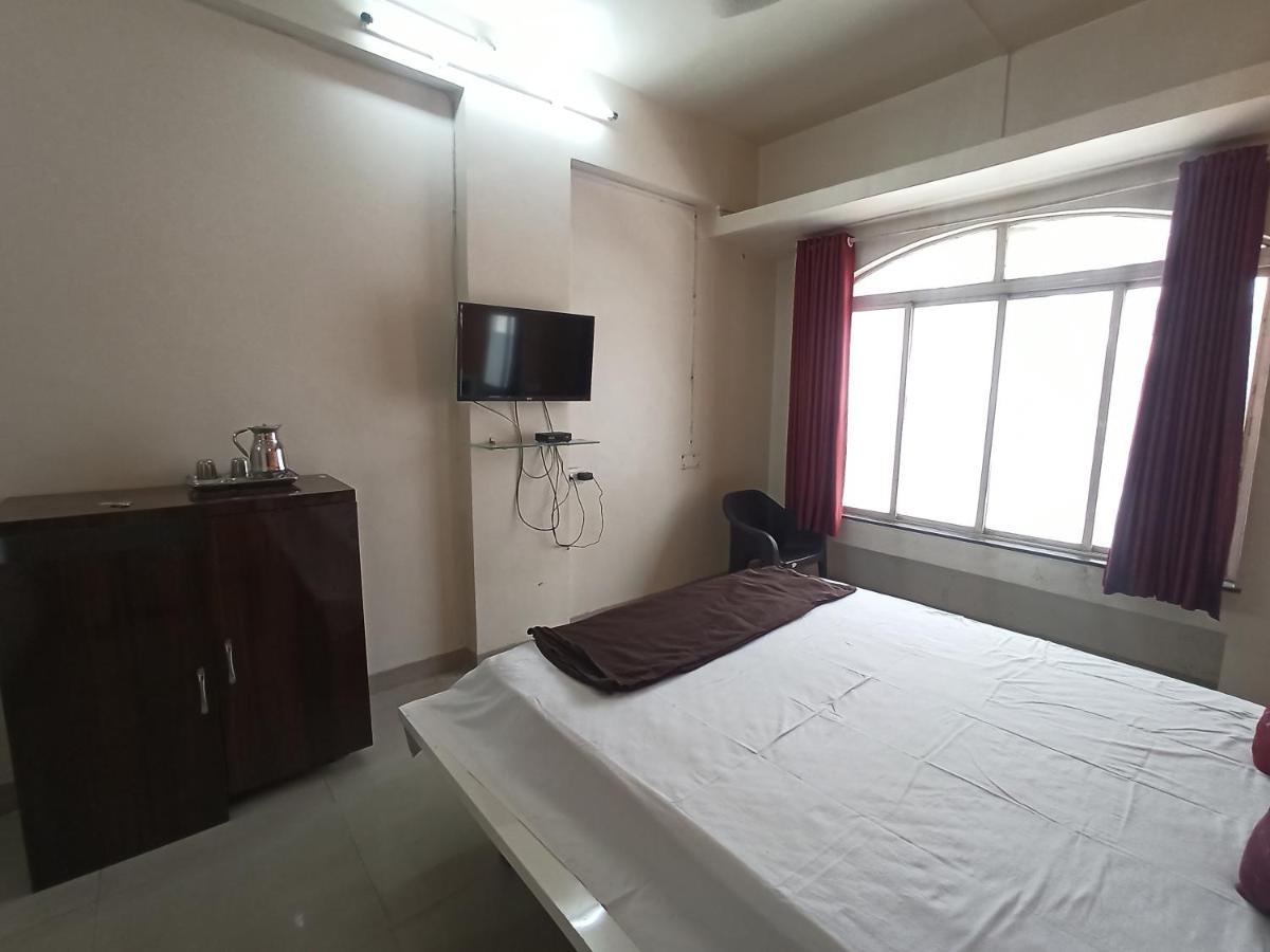 Malwade Motels Pune Eksteriør billede
